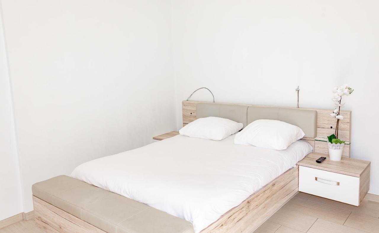 Hotel Et Appartements Reine D'Azur Roquebrune-Cap-Martin Zewnętrze zdjęcie