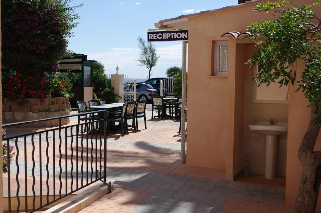 Hotel Et Appartements Reine D'Azur Roquebrune-Cap-Martin Zewnętrze zdjęcie